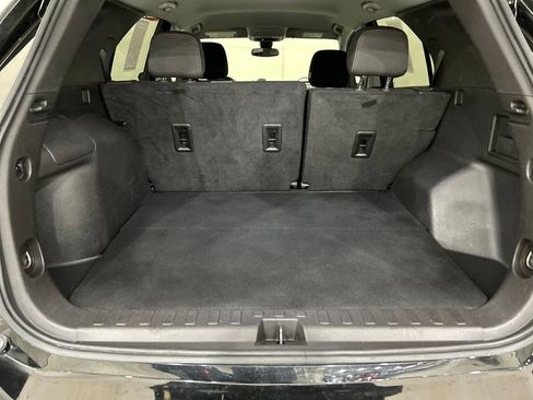 Used 2024 Chevrolet Equinox LT FWD image 19