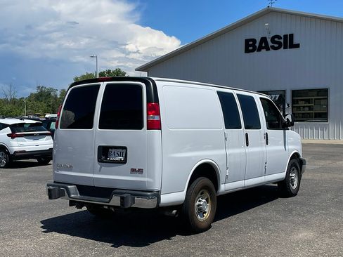 Used 2019 GMC Savana 2500 w/ Driver Convenience Package RWD image 2