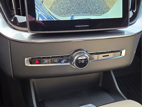 New 2026 Volvo XC90 B6 Ultra image 29