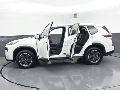 Used 2024 Nissan Rogue SV AWD/4WD image 49