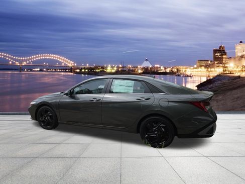New 2026 Hyundai Elantra SEL Sport FWD image 3