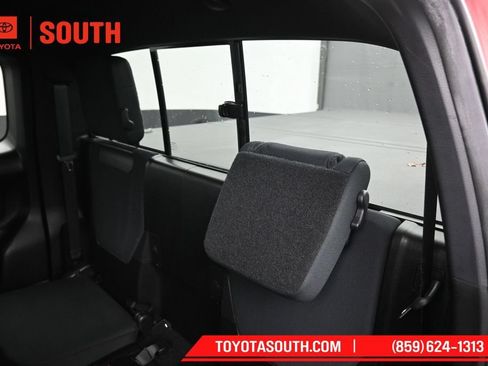 Used 2022 Toyota Tacoma TRD Sport AWD/4WD image 25
