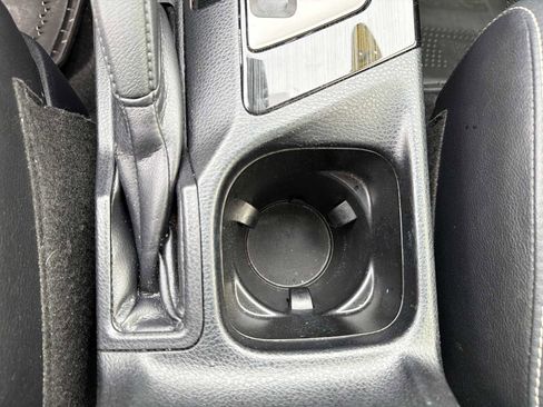 Used 2018 Toyota RAV4 Limited image 11