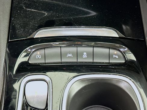 Used 2022 Buick Envision Preferred image 25