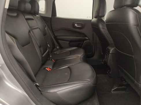 Used 2019 Jeep Compass Latitude FWD image 19