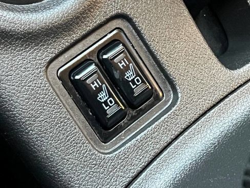 Used 2016 Mitsubishi Outlander SE image 19