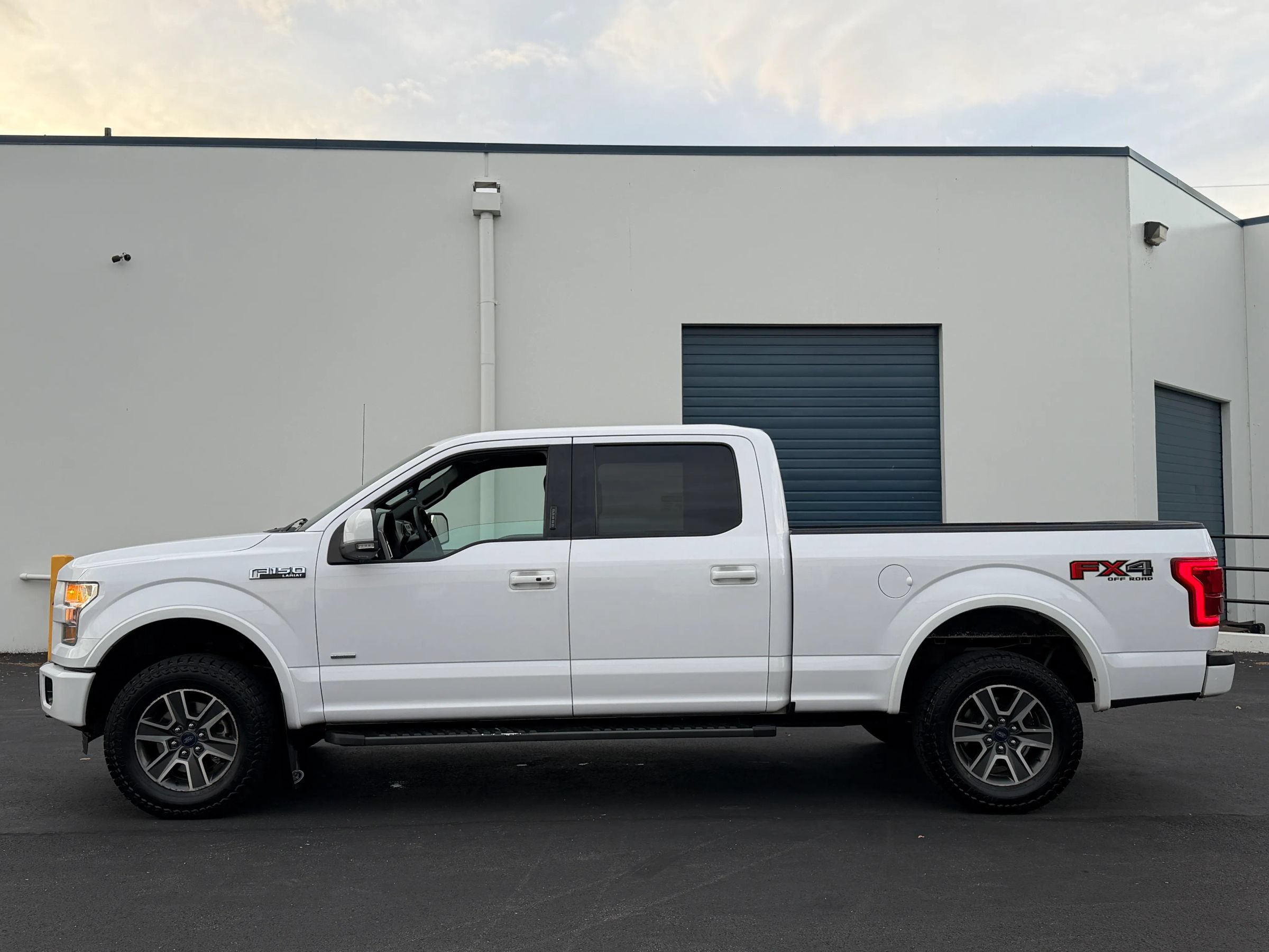 Used 2015 Ford F150 Lariat w/ Equipment Group 501A Mid AWD/4WD image 2