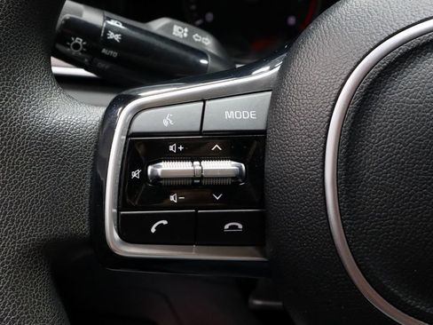 Used 2023 Kia Sorento LX FWD image 27