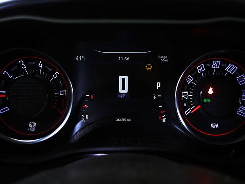 Used 2019 Dodge Challenger SXT image 24