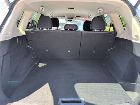 Used 2024 Nissan Rogue SV image 5