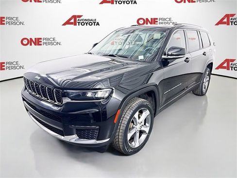 Used 2023 Jeep Grand Cherokee L Limited image 3