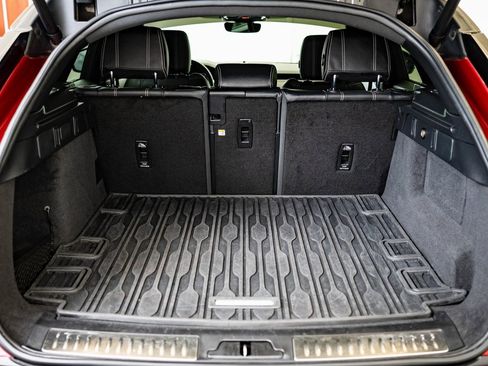 Used 2021 Land Rover Range Rover Velar R-Dynamic S image 21