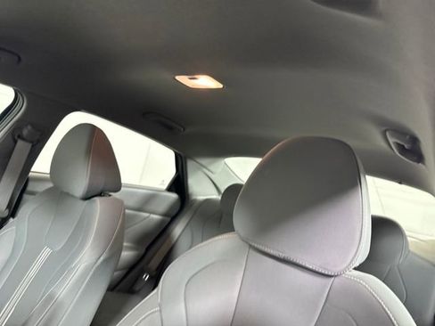 Used 2023 Hyundai Elantra SEL w/ Convenience Package image 12