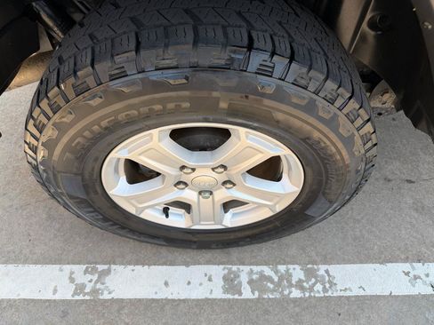 Used 2021 Jeep Wrangler Sport AWD/4WD image 34