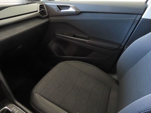 New 2026 Volkswagen Taos SE FWD image 20