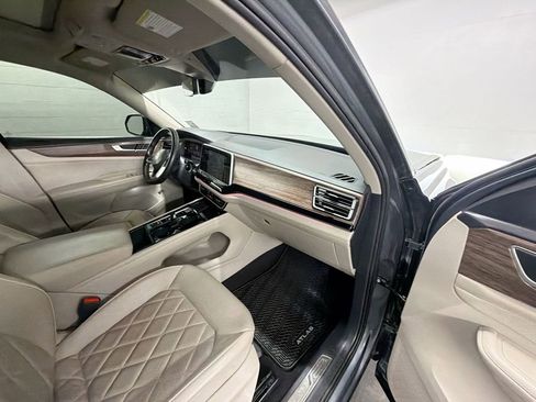 Used 2024 Volkswagen Atlas SEL Premium R-Line AWD/4WD image 30
