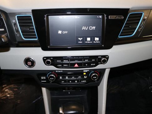 Used 2018 Kia Niro EX Premium image 53
