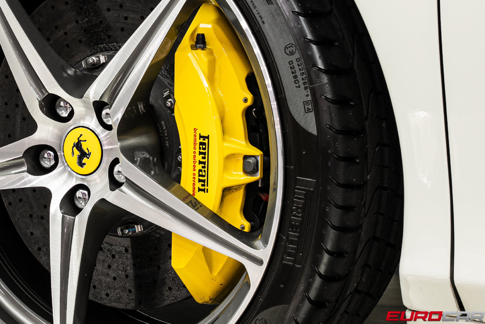 Used 2015 Ferrari 458 Italia Coupe RWD image 25