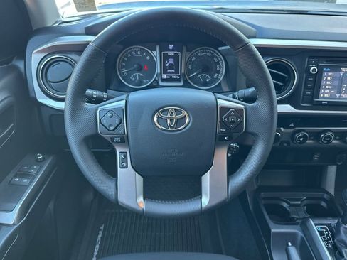 Used 2017 Toyota Tacoma SR5 w/ Tow Package image 14