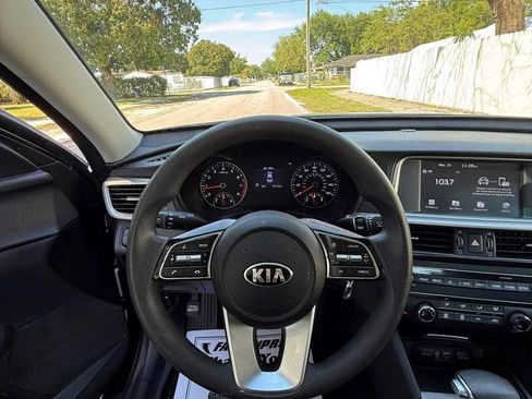Used 2019 Kia Optima LX image 10