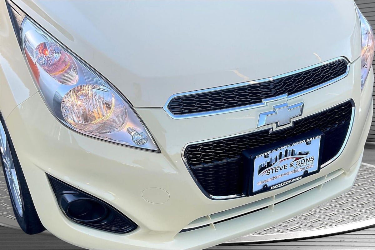 Used 2014 Chevrolet Spark LT FWD image 31