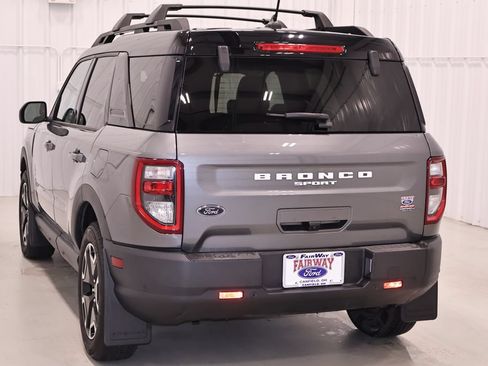 Certified 2024 Ford Bronco Sport Outer Banks w/ Tech Package AWD/4WD image 8