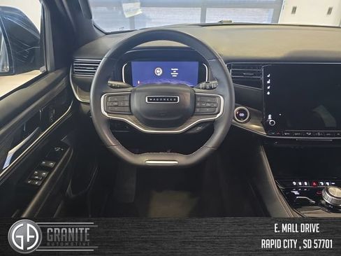 Used 2024 Jeep Wagoneer Series III AWD/4WD image 13