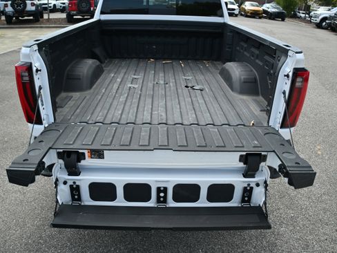 Used 2024 GMC Sierra 2500 Denali w/ Denali Reserve Package image 14