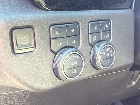 Used 2023 Chevrolet Silverado 1500 ZR2 AWD/4WD image 29
