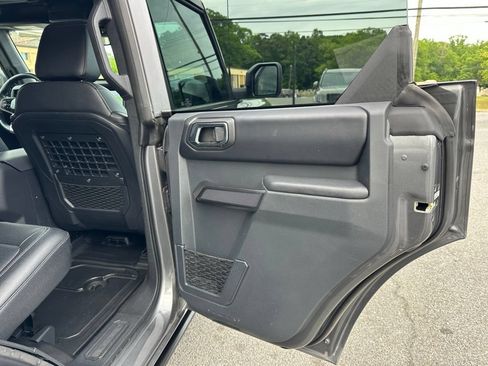 Used 2025 Ford Bronco Badlands AWD/4WD image 18