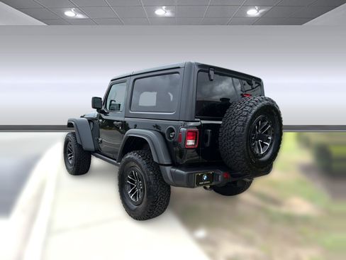 Used 2026 Jeep Wrangler Sport AWD/4WD image 3