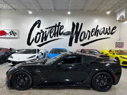 Used 2015 Chevrolet Corvette Z06 w/ 3LZ Preferred Equipment Group RWD image 14