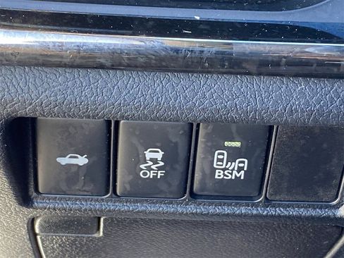 Used 2015 Toyota Avalon Limited image 28