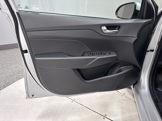 Used 2021 Hyundai Accent SE FWD image 8