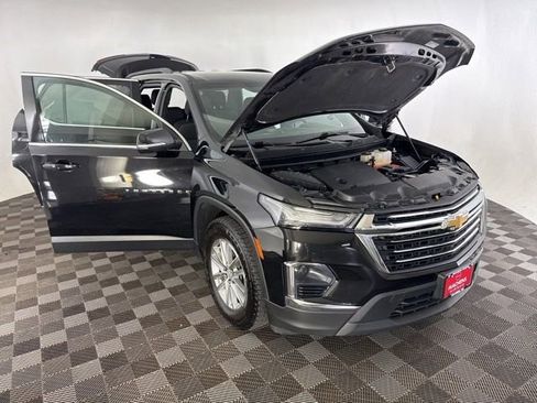 Used 2023 Chevrolet Traverse LT w/ Rear Camera Mirror Package AWD/4WD image 12