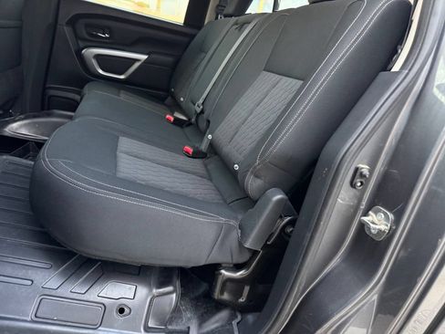 Used 2018 Nissan Titan SV AWD/4WD image 8