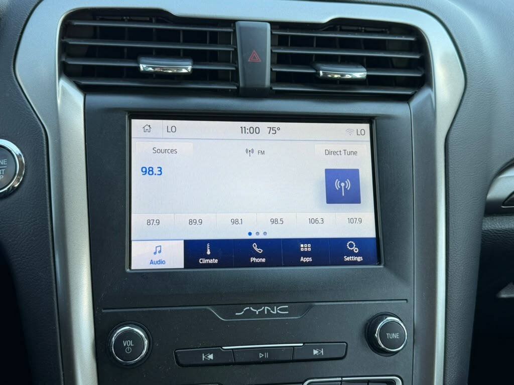 Used 2020 Ford Fusion SEL FWD image 12