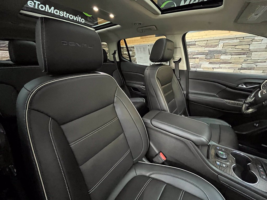 Used 2022 GMC Acadia Denali w/ Denali Technology Package AWD/4WD image 31