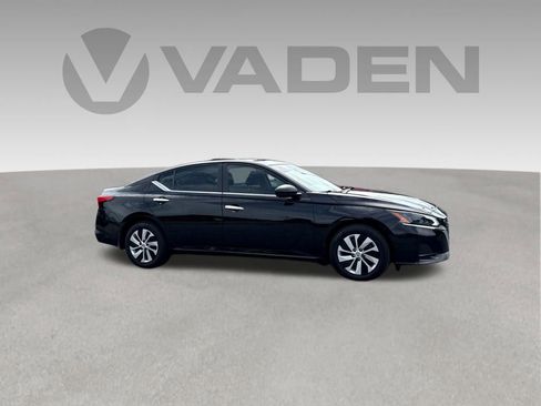 Used 2024 Nissan Altima 2.5 S FWD image 26