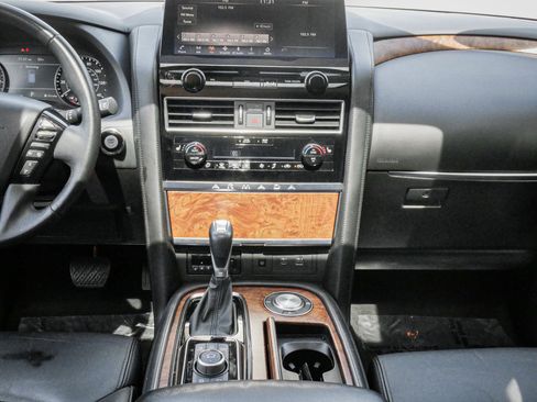 Used 2024 Nissan Armada SL w/ Captain's Chairs Package RWD image 30