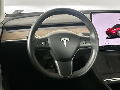 Used 2022 Tesla Model 3 image 17