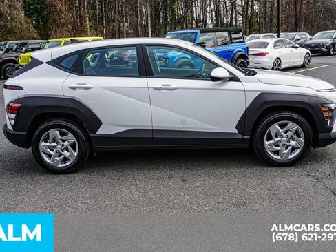 Used 2025 Hyundai Kona SE image 9