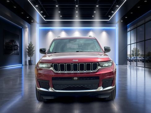 Used 2023 Jeep Grand Cherokee L Laredo w/ Trailer Tow Group (B) AWD/4WD image 10
