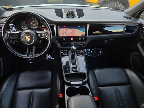 Used 2024 Porsche Macan AWD/4WD image 15