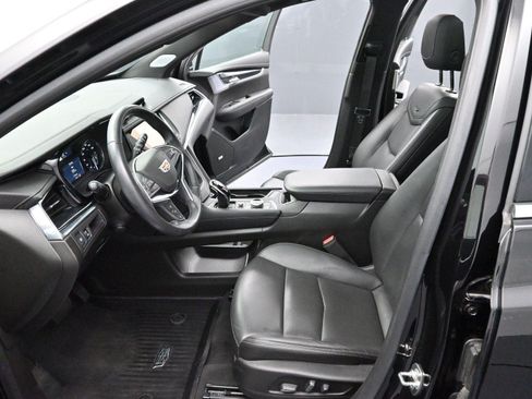 Certified 2025 Cadillac XT5 Premium Luxury AWD/4WD image 12