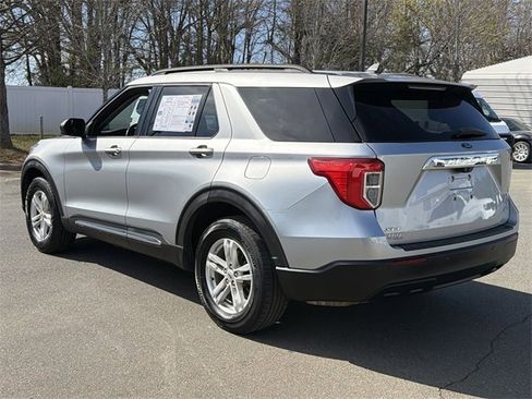 Used 2021 Ford Explorer XLT image 11