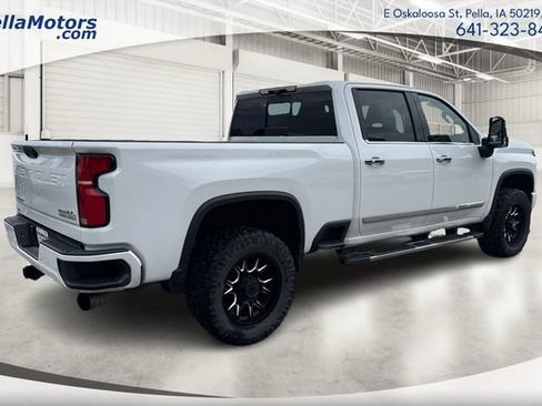 Used 2024 Chevrolet Silverado 3500 High Country w/ High Country Premium Package AWD/4WD image 3