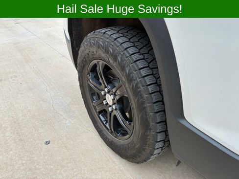 Used 2023 GMC Acadia AT4 w/ Technology Package AWD/4WD image 16