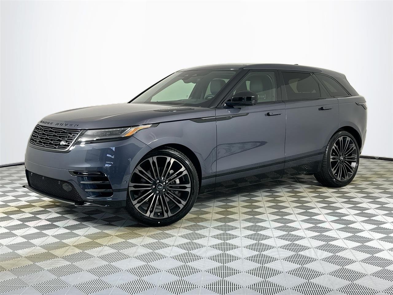 Used 2026 Land Rover Range Rover Velar Dynamic SE AWD/4WD image 1