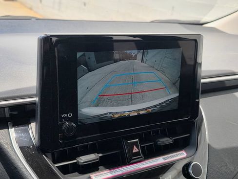 Used 2024 Toyota Corolla LE w/ LE Convenience Package FWD image 19